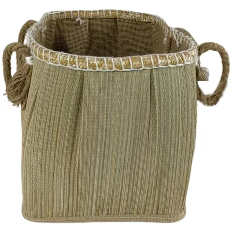 Bamboo straw mat basket